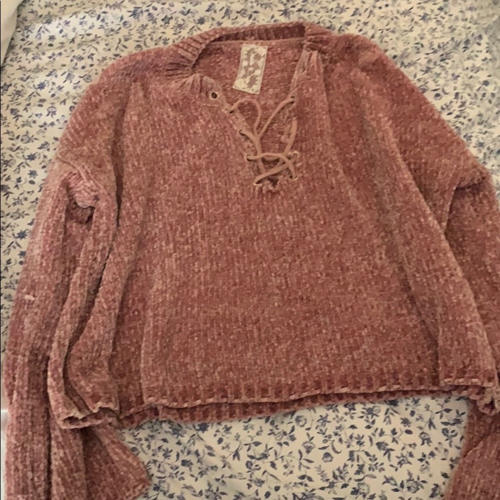 Plush rose pull over